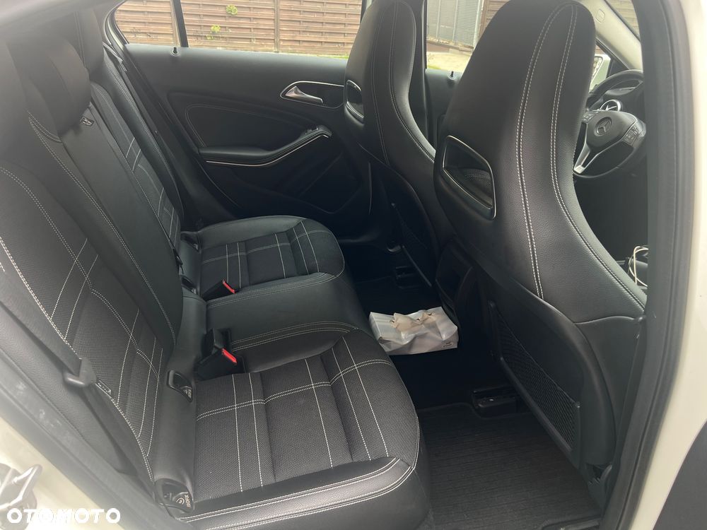 Mercedes-Benz Klasa A 180 (BlueEFFICIENCY) 7G-DCT - 15