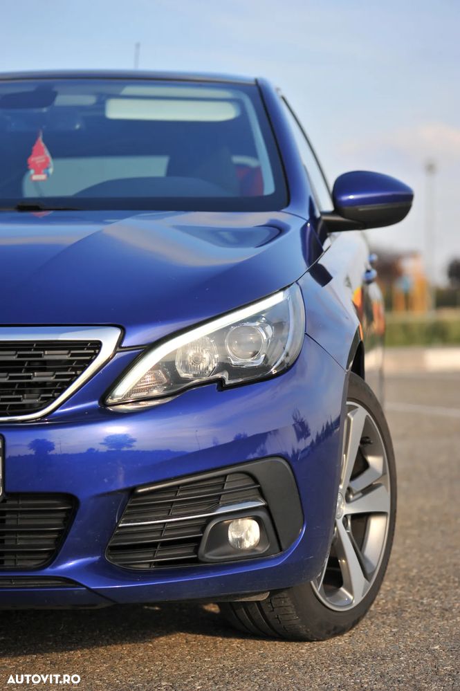 Peugeot 308 1.2 L PureTech Turbo Allure - 4