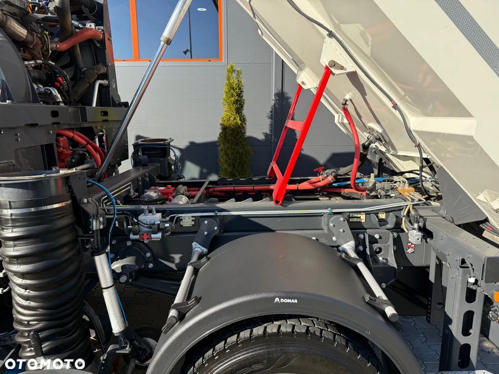 Volvo FL 15.250 Euro 6 // zamiatarka JOHNSTON VT652 //  BUCHER // odkurzacz , polewaczka - 21