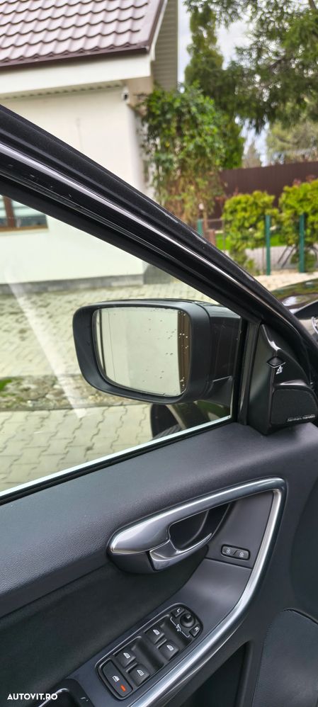 Volvo XC 60 D5 AWD Aut. RDesign - 22