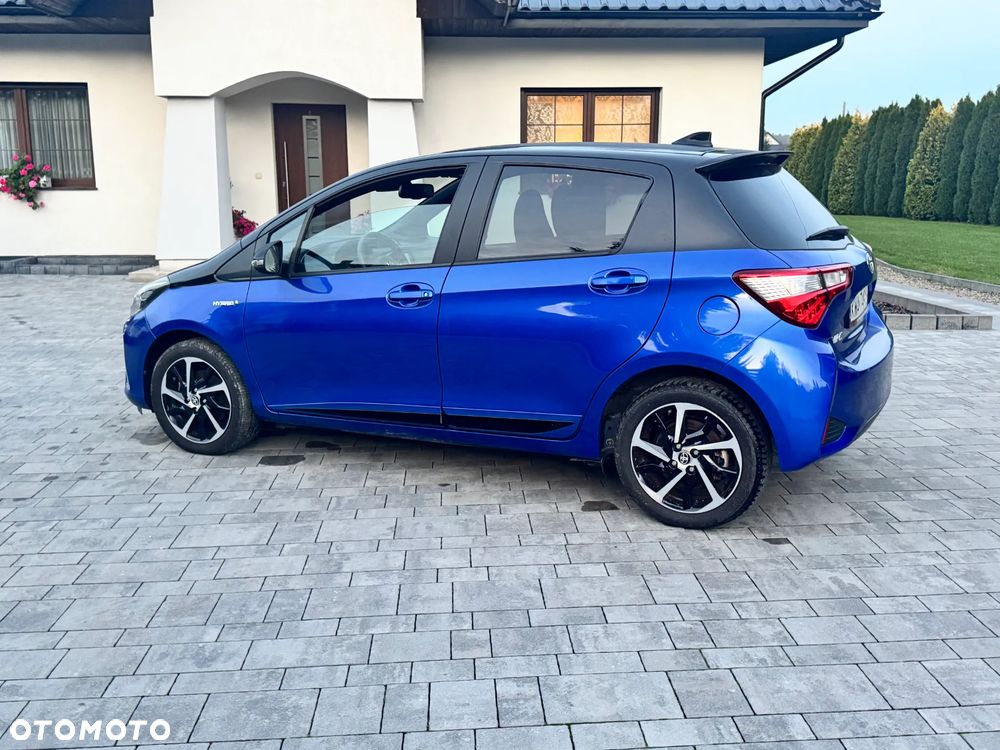 Toyota Yaris Hybrid 100 Premium - 7