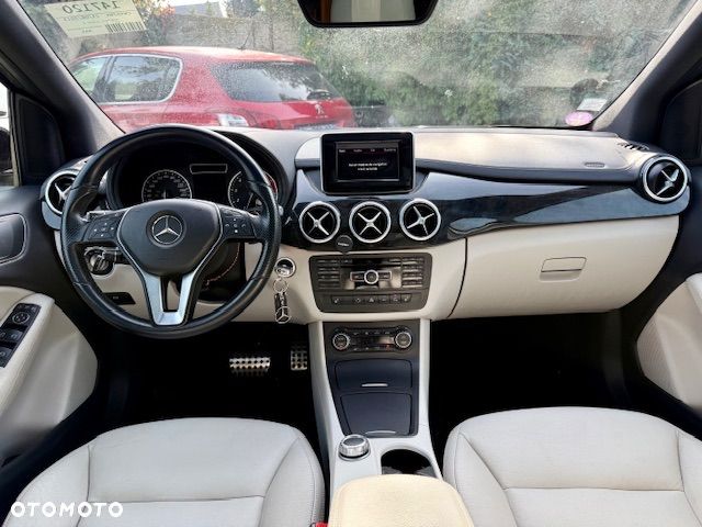 Mercedes-Benz Klasa B 200 7G-DCT AMG Line - 20