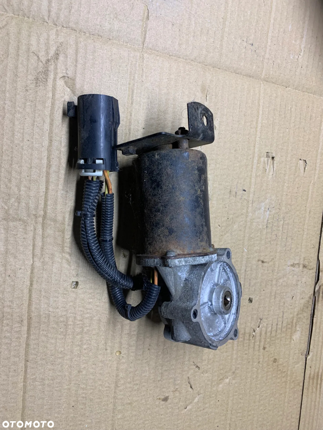 Silniczek nastawnik reduktora Kia Sorento 2.5 CRDI 44-24-648-008-B - 3