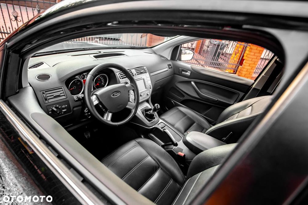 Ford Kuga 2.5 4x4 Titanium - 17