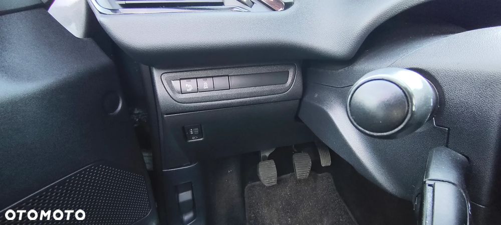 Peugeot 208 1.2 PureTech Allure - 18