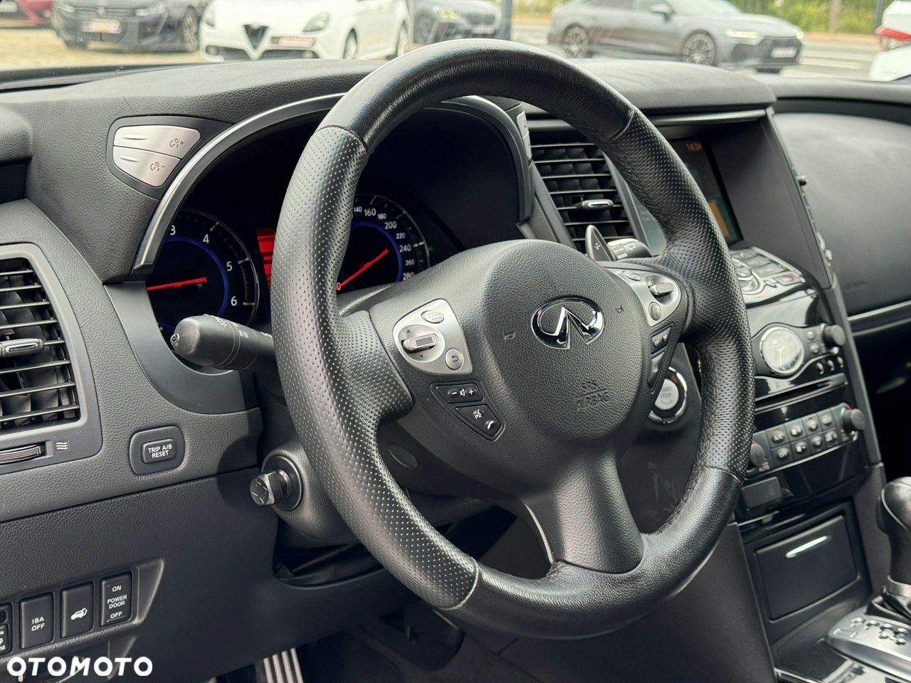 Infiniti FX - 31