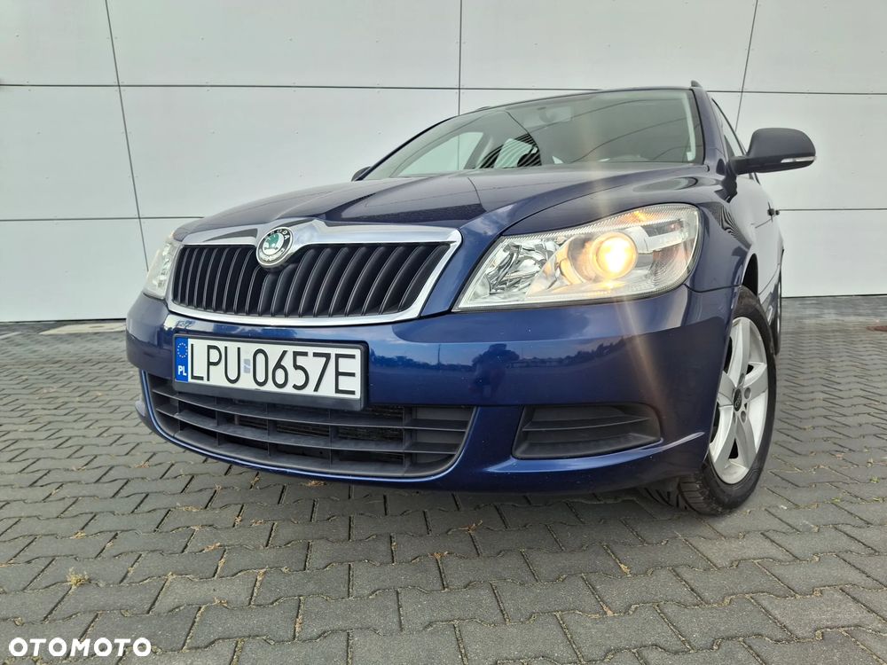Skoda Octavia 1.6 TDI DPF Ambiente - 12