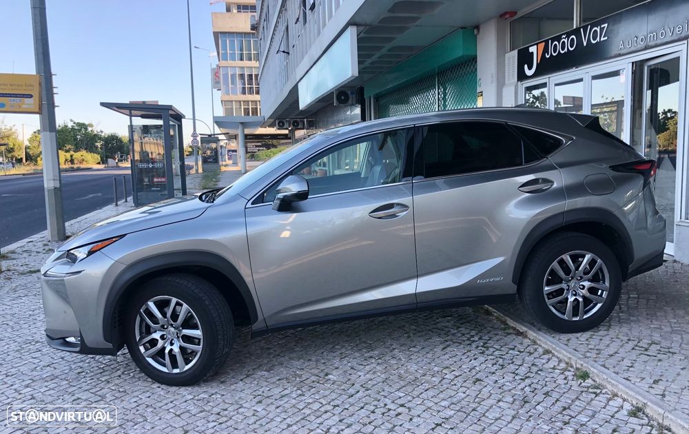 Lexus NX 300h Executive Plus - 4