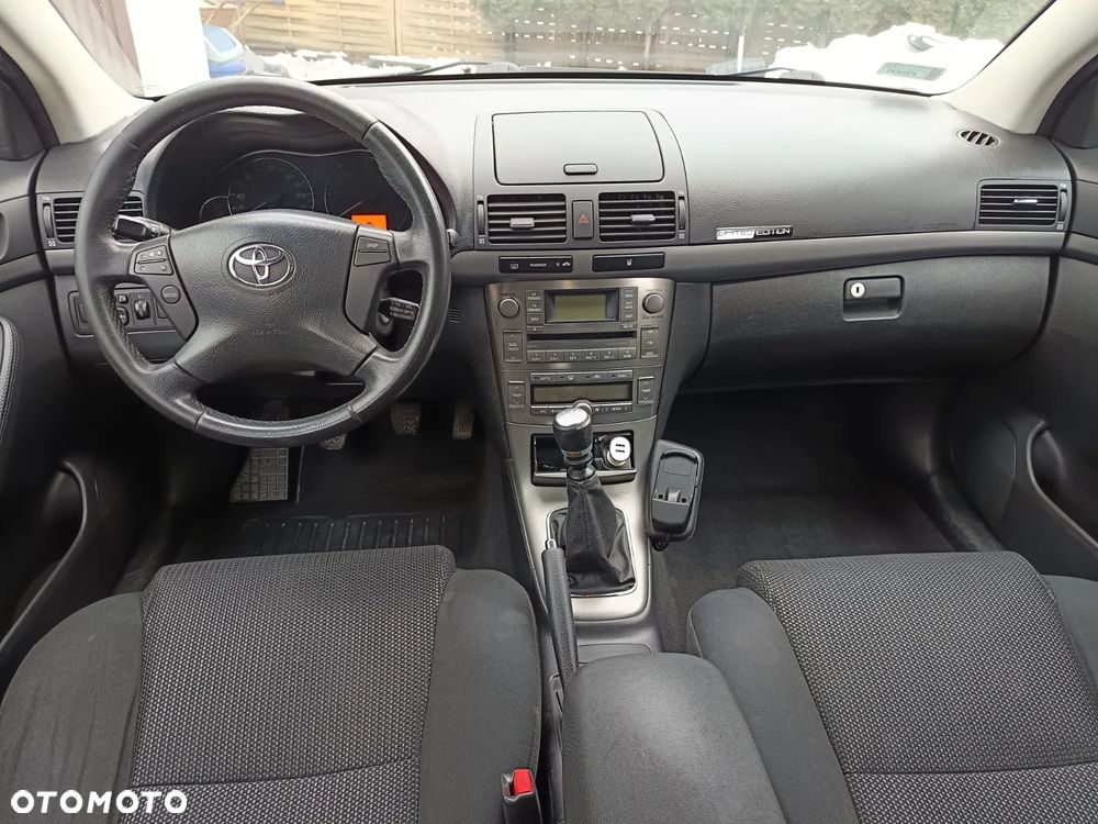 Toyota Avensis 2.0 D-4D - 10