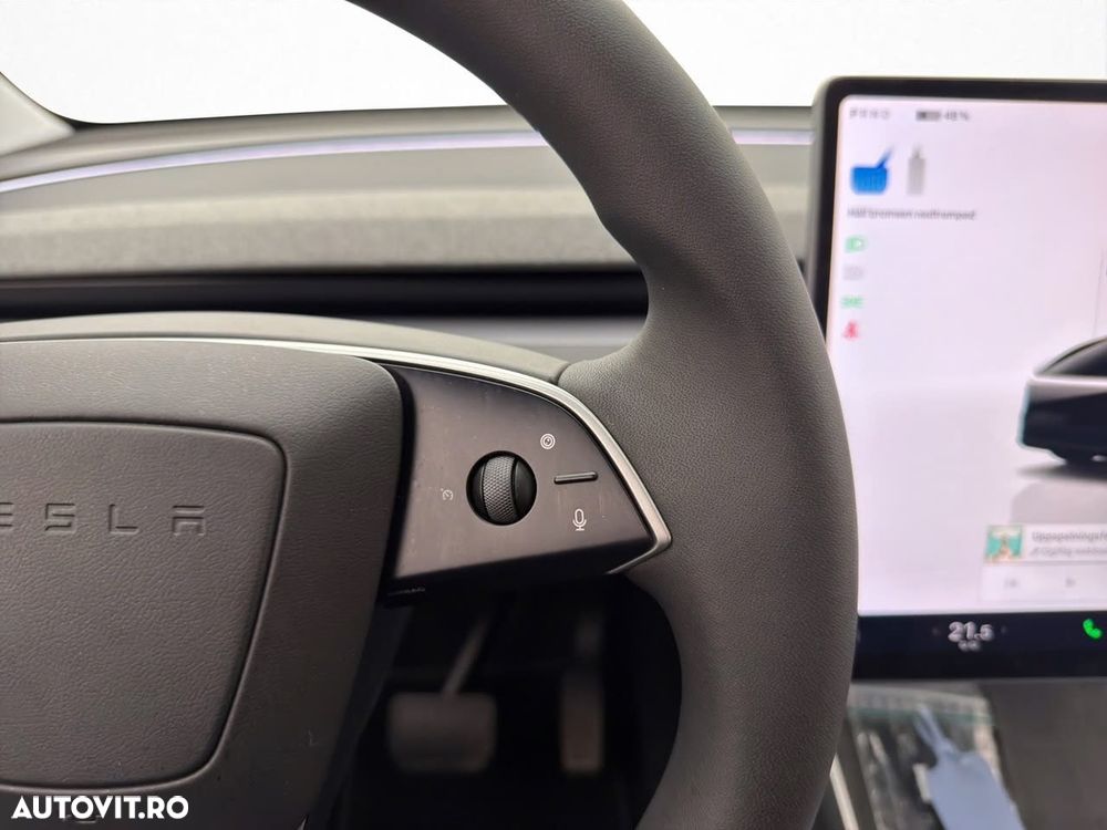 Tesla Model Y Long Range Dual Motor AWD - 17