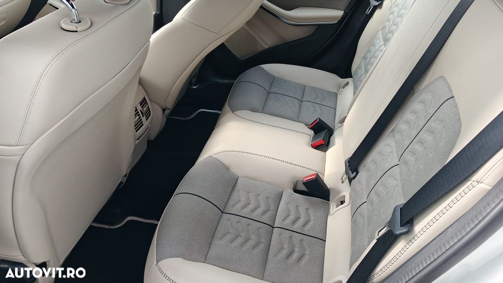 Mercedes-Benz GLA 180 7G-DCT Urban - 29