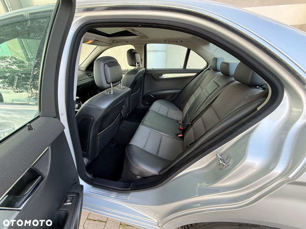 Mercedes-Benz Klasa C 200 Kompressor Avantgarde - 17
