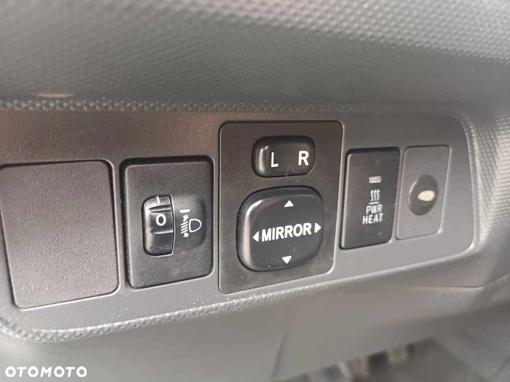 Toyota Auris 1.4 D-4D Terra - 17