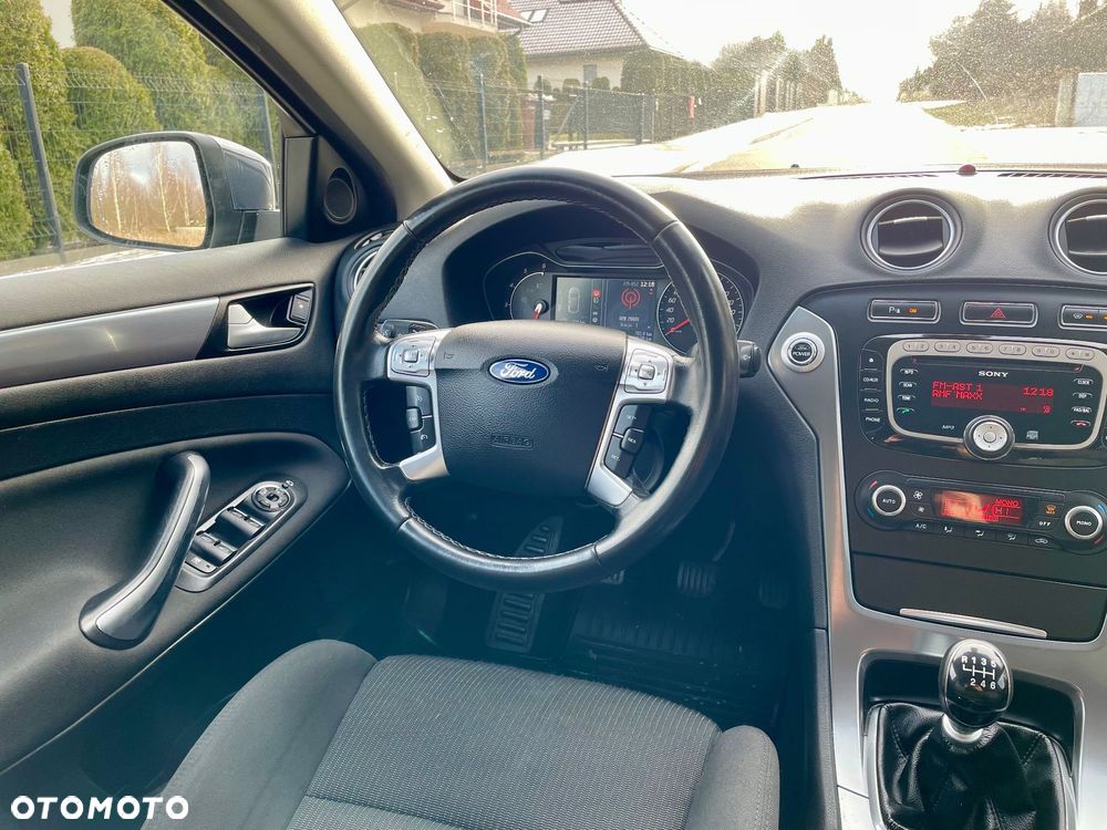 Ford Mondeo 2.0 TDCi Titanium - 32