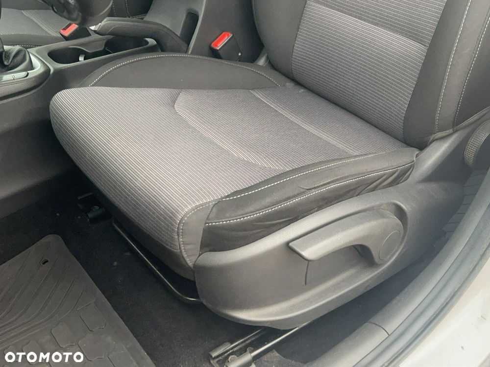 Hyundai i30 1.5 DPI Classic + - 17
