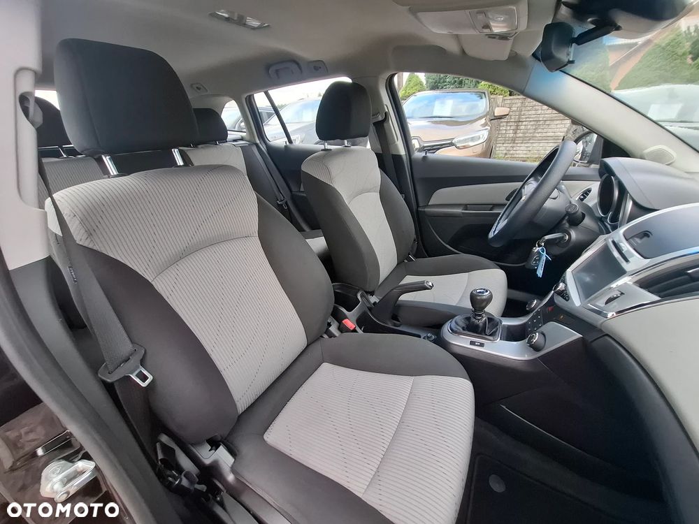 Chevrolet Cruze 1.6 LT - 19