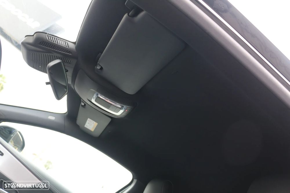 Mercedes-Benz A 250 e 8G-DCT AMG Line - 34