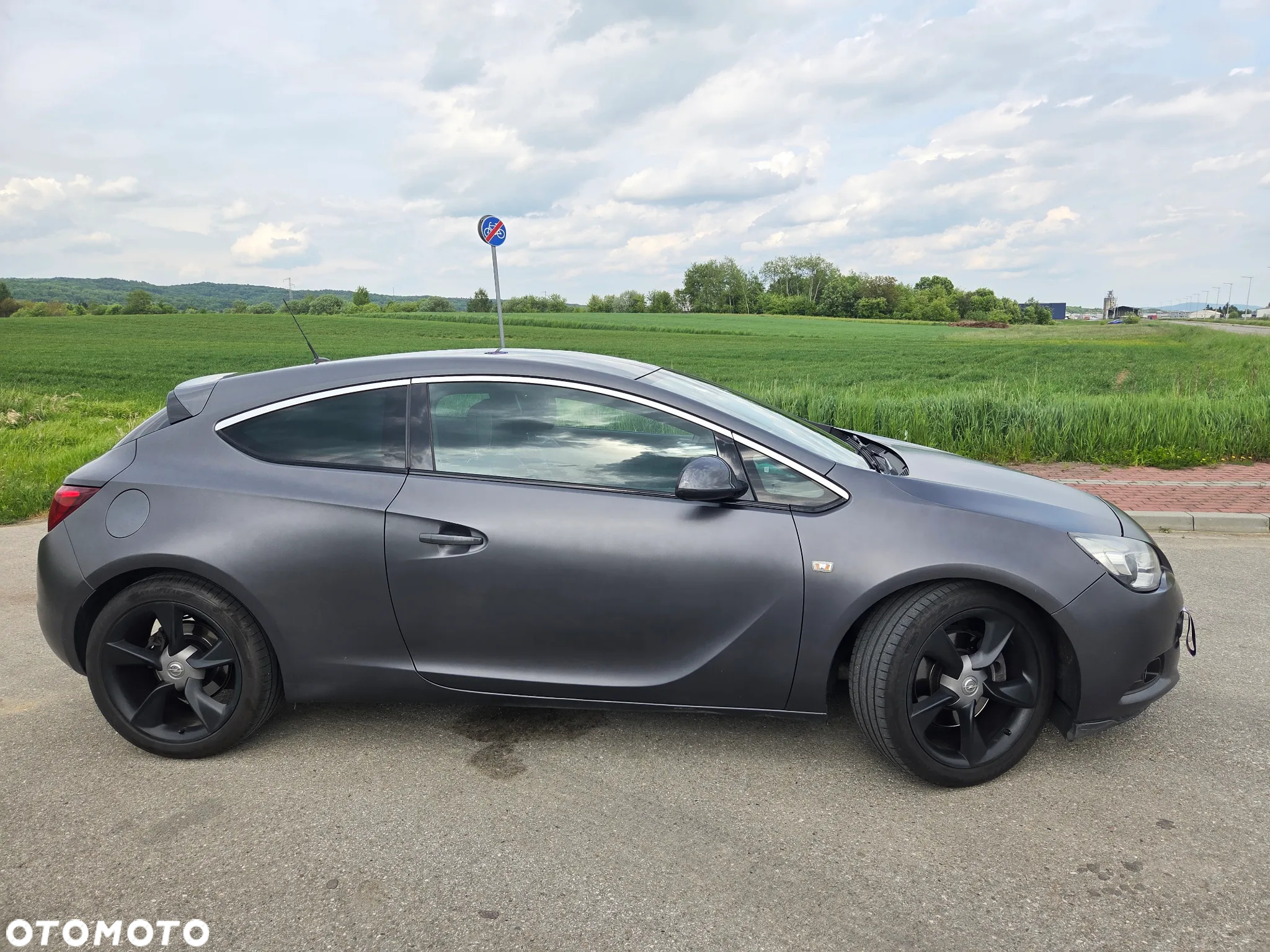 Opel Astra GTC 1.6 Turbo Edition - 10