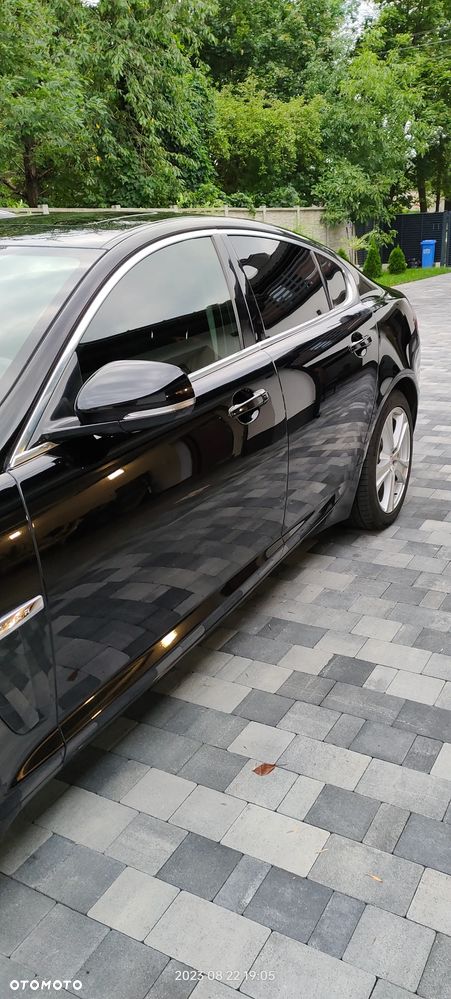 Jaguar XF - 10