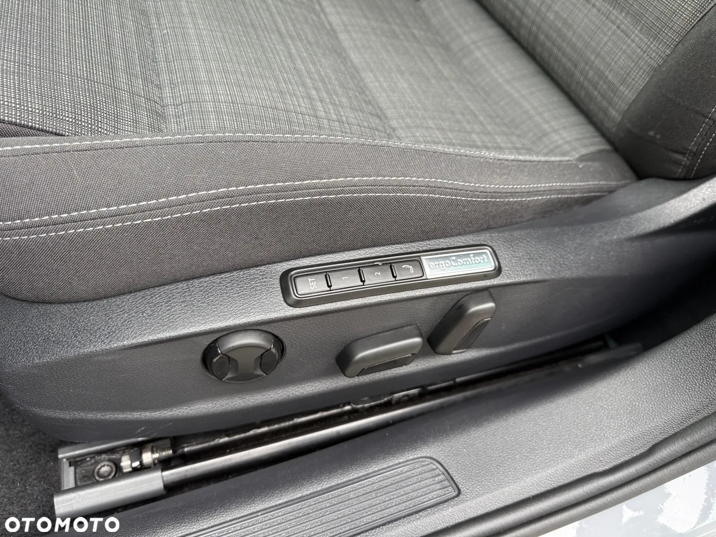 Volkswagen Passat Variant 2.0 TDI SCR DSG Business - 22