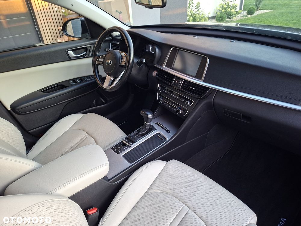 Kia Optima - 12