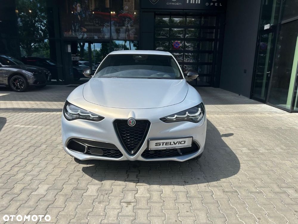 Alfa Romeo Stelvio - 4