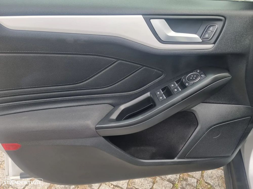 Ford Focus SW - 23