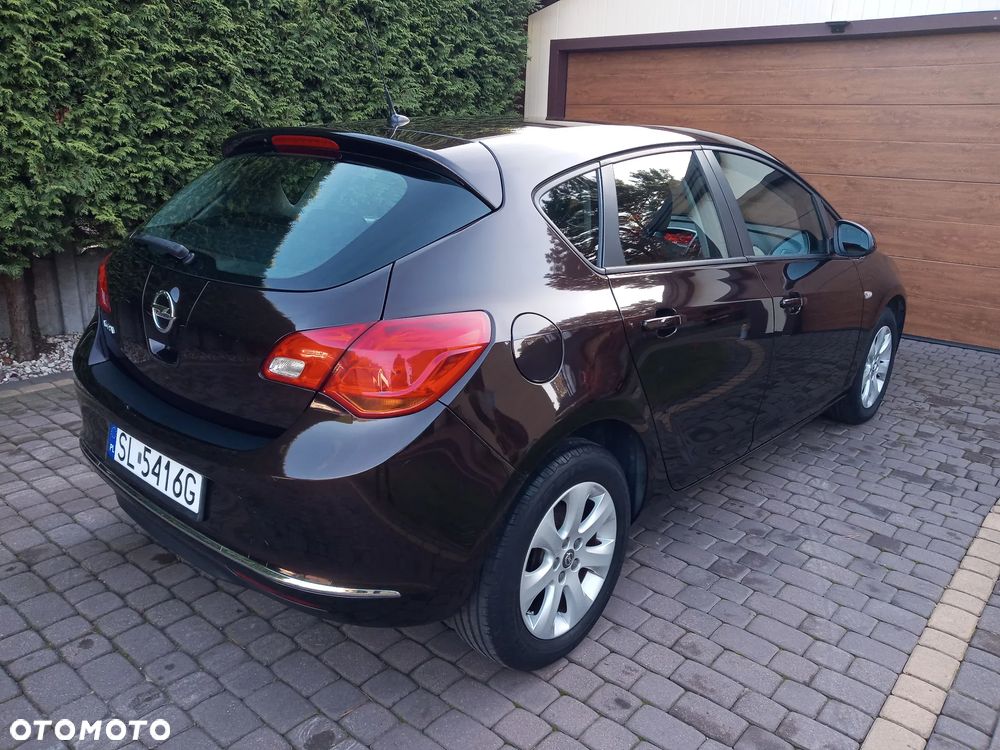 Opel Astra 2014