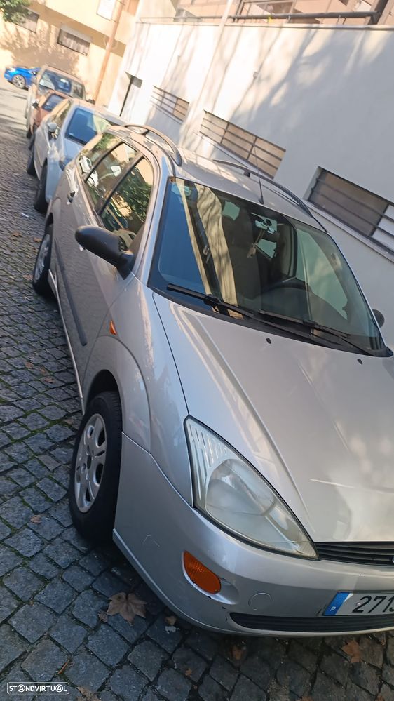 Ford Focus 1.4 Ambiente - 9