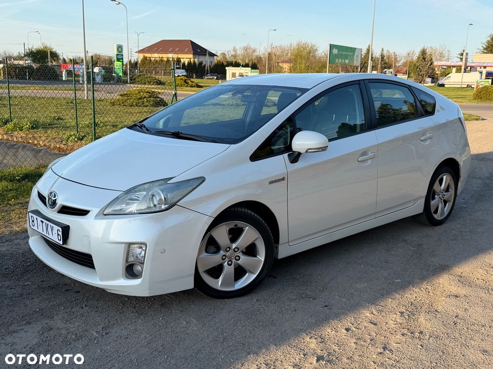 Toyota Prius 1.8 HSD Premium - 1