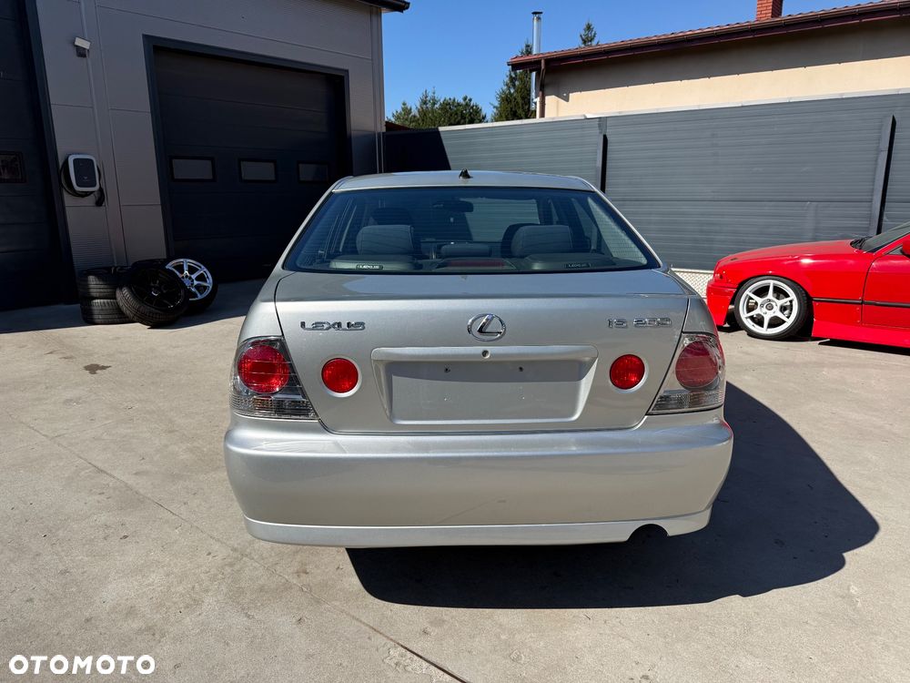 Lexus IS 200 Elegance - 14
