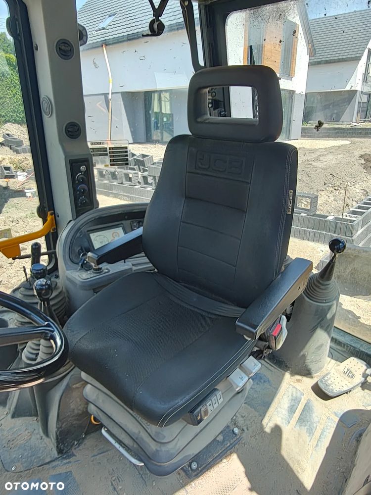 JCB 4CX Eco - 32