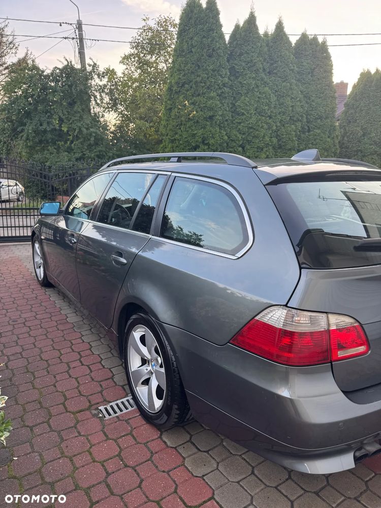 BMW Seria 5 525i Touring - 14