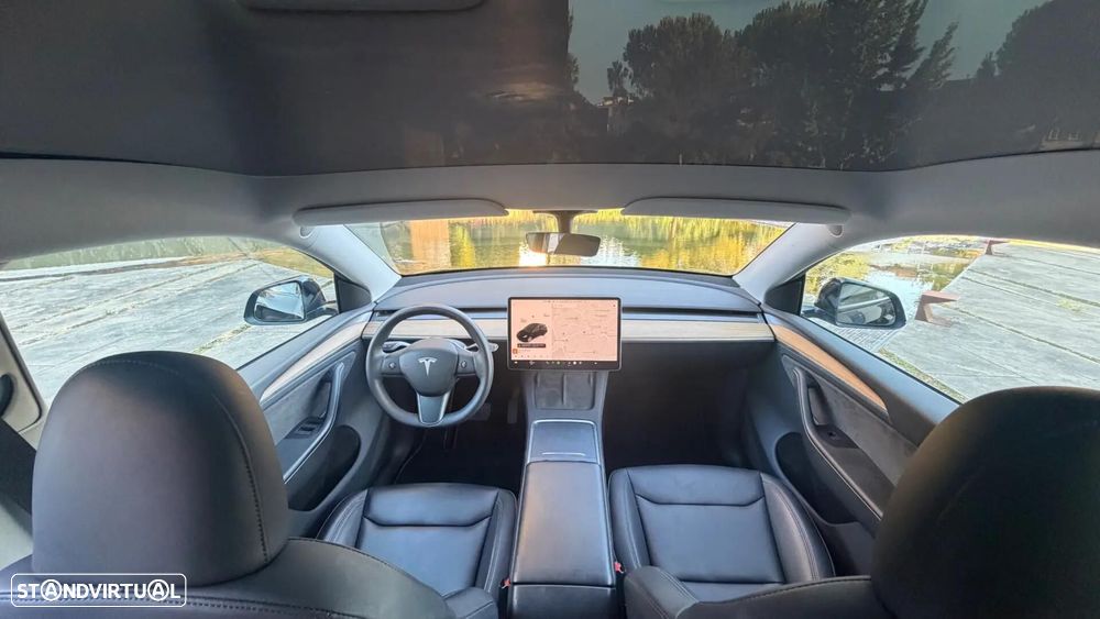 Tesla Model Y Long Range Dual Motor AWD - 4