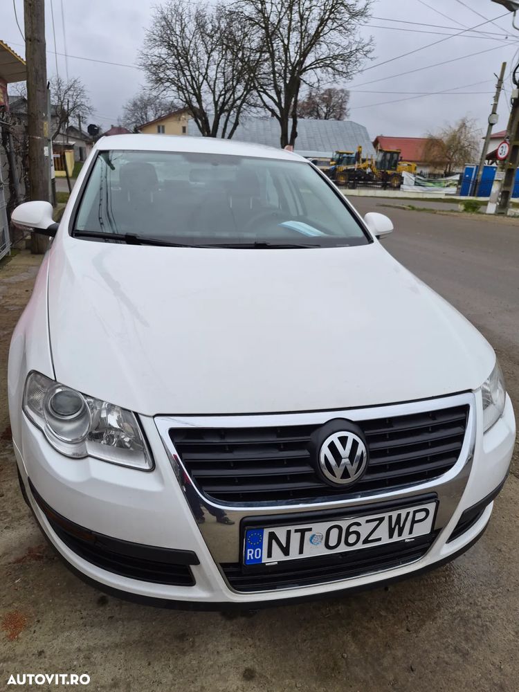 Volkswagen Passat - 1