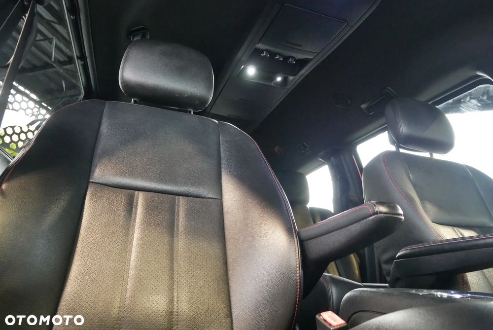 Dodge Grand Caravan - 22