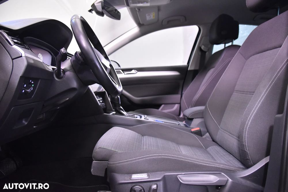 Volkswagen Passat - 24