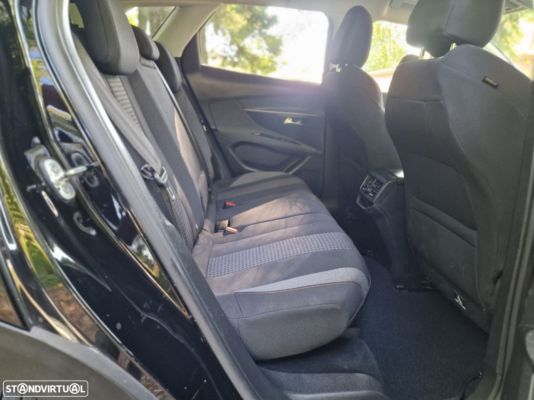Peugeot 3008 1.5 BlueHDi Allure EAT8 - 14