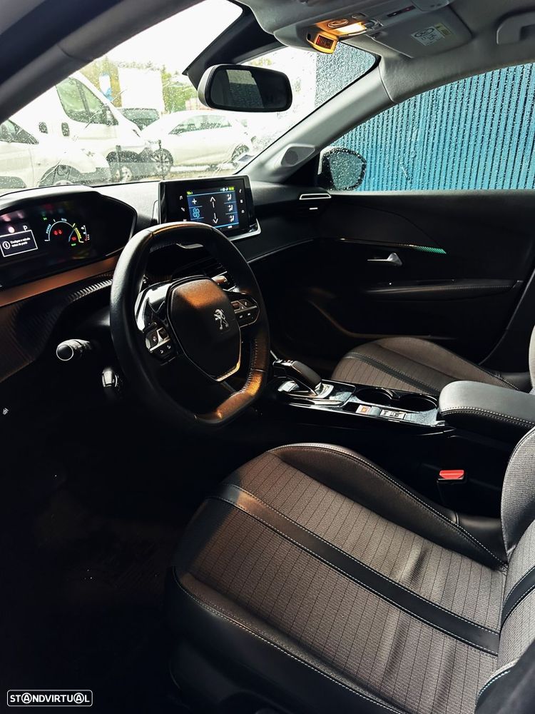 Peugeot e-208 50 kWh Allure - 3
