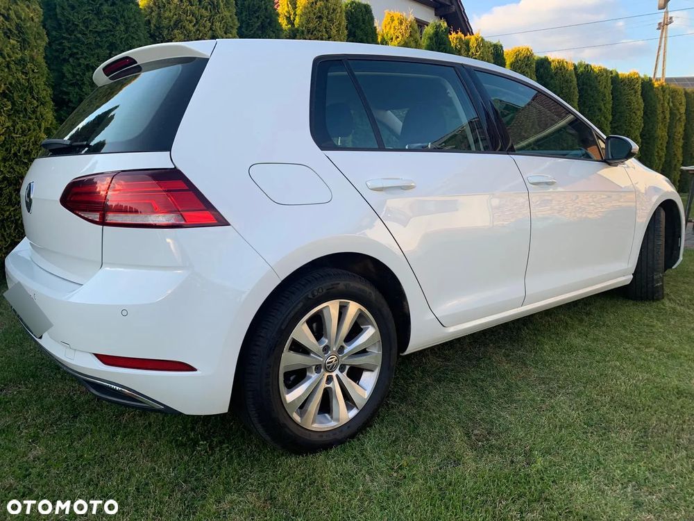 Volkswagen Golf - 6