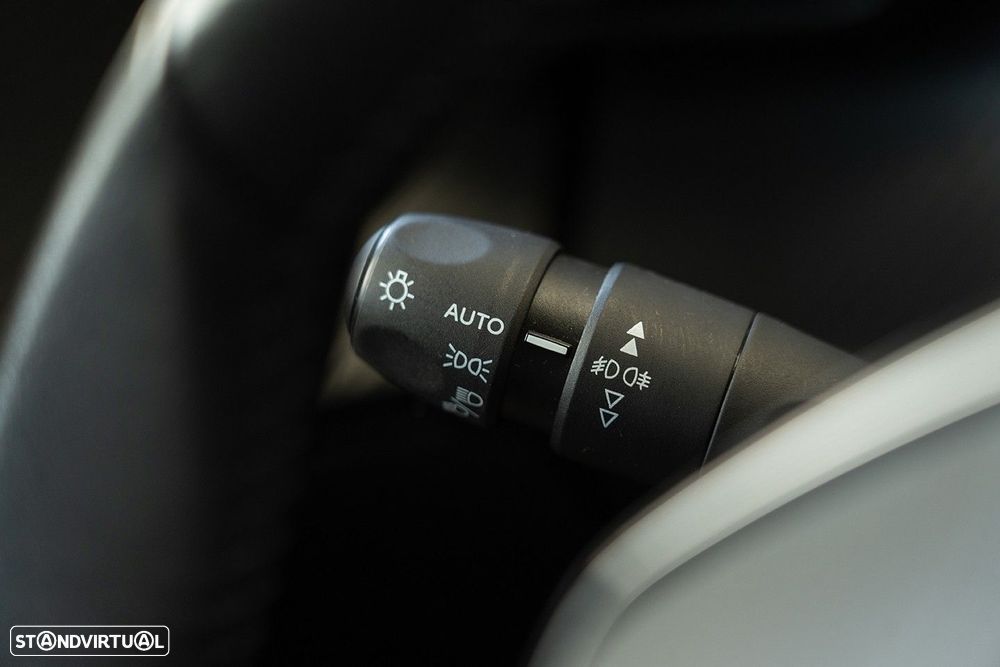 Peugeot 2008 1.5 BlueHDi Allure - 21