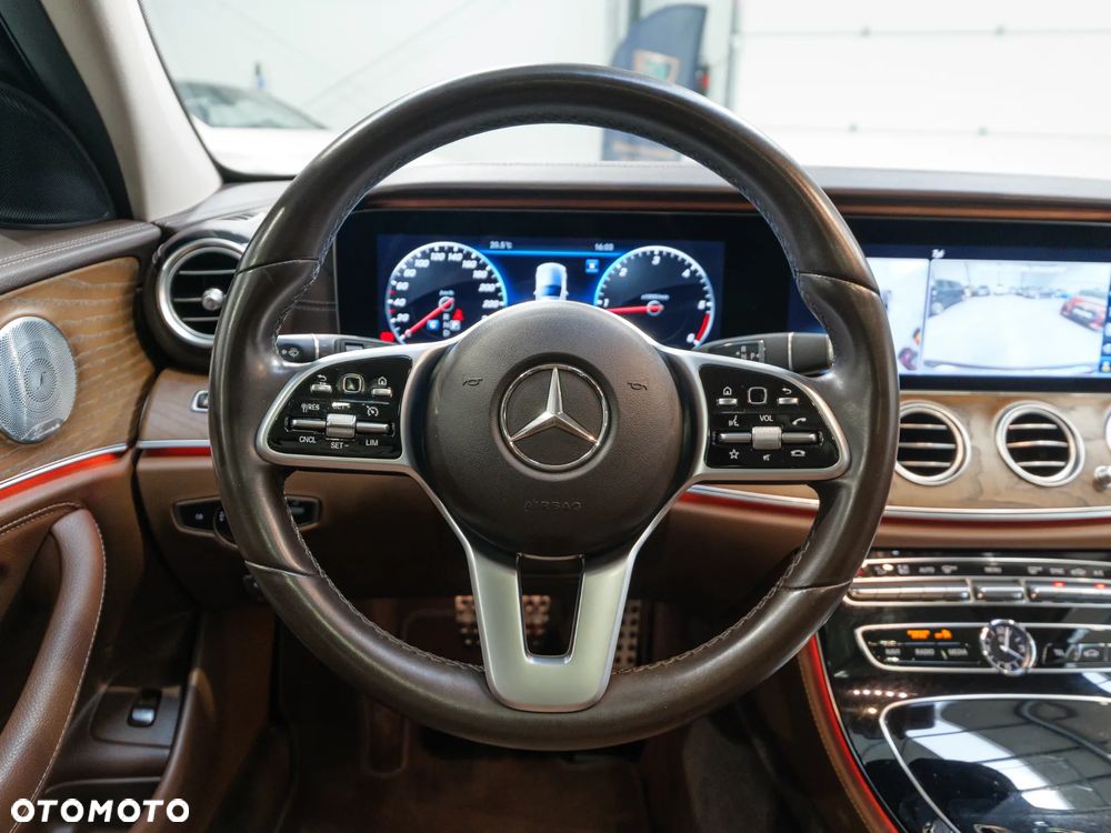 Mercedes-Benz Klasa E 220 d 4-Matic All-Terrain - 24