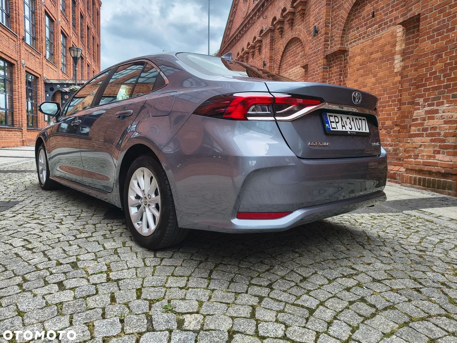 Toyota Corolla 1.8 Hybrid Comfort - 1