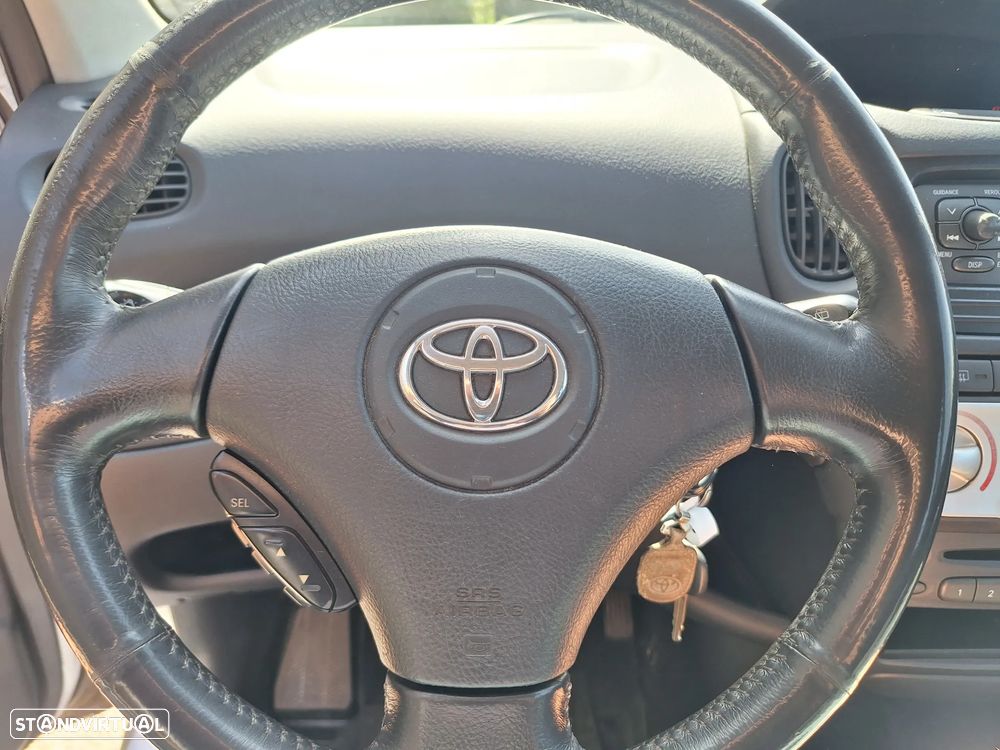 Toyota Yaris Verso 1.4 D-4D Sol - 13