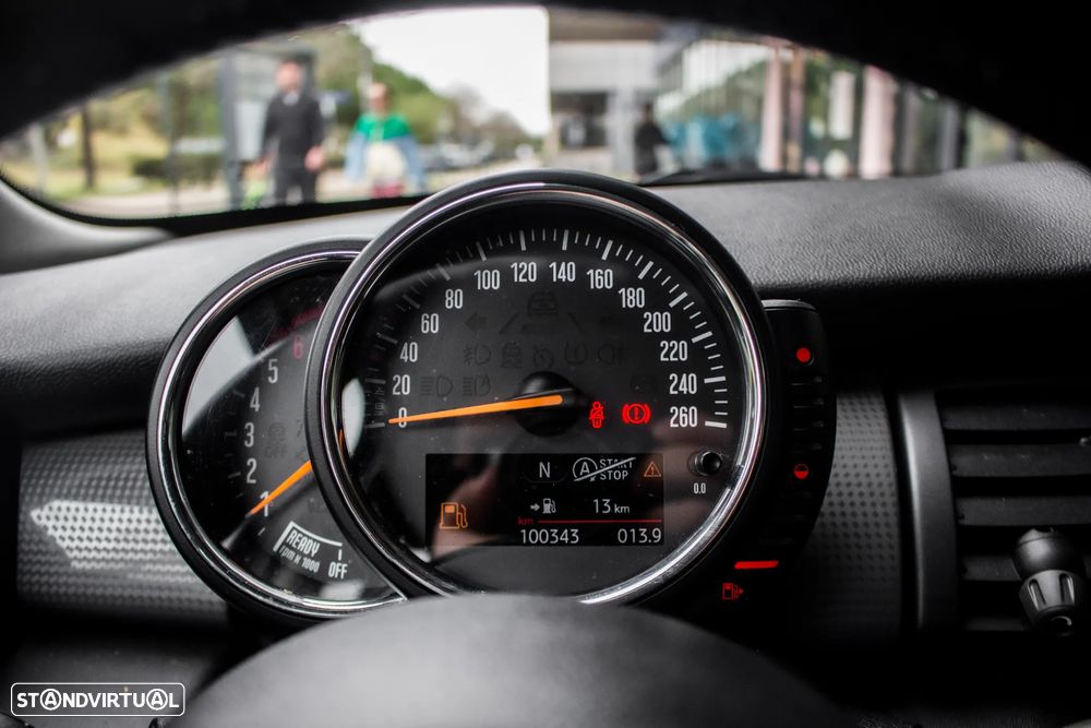 MINI 5 Portas Cooper D - 18