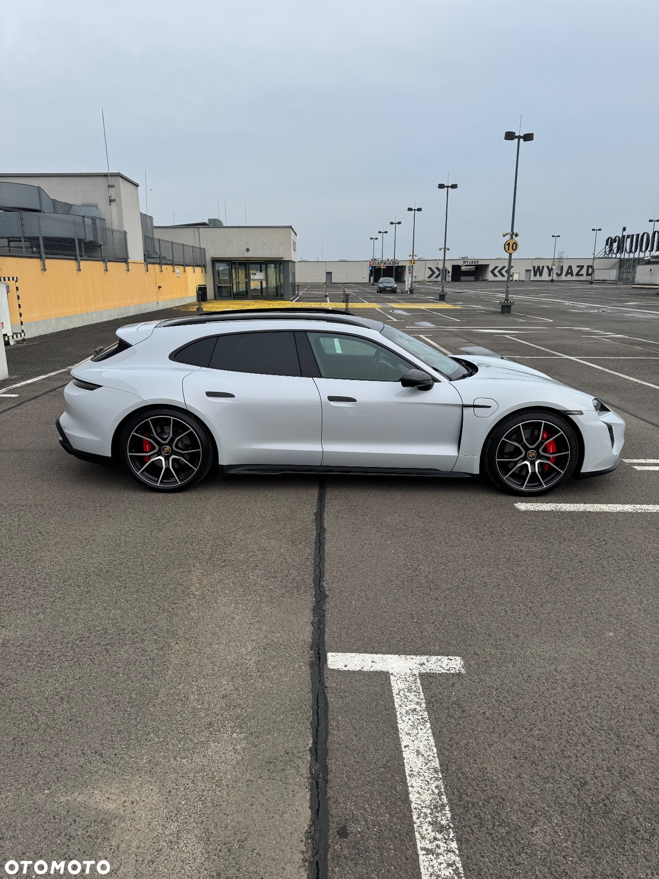 Porsche Taycan GTS Sport Turismo - 14