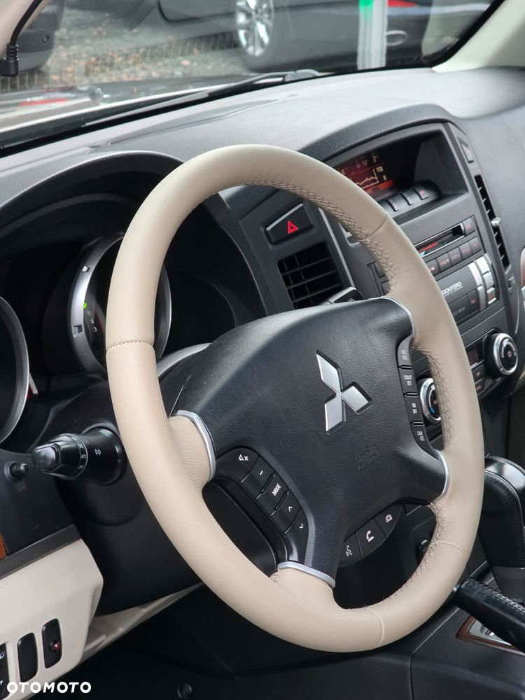 Mitsubishi Pajero 3.2 DID Instyle - 13