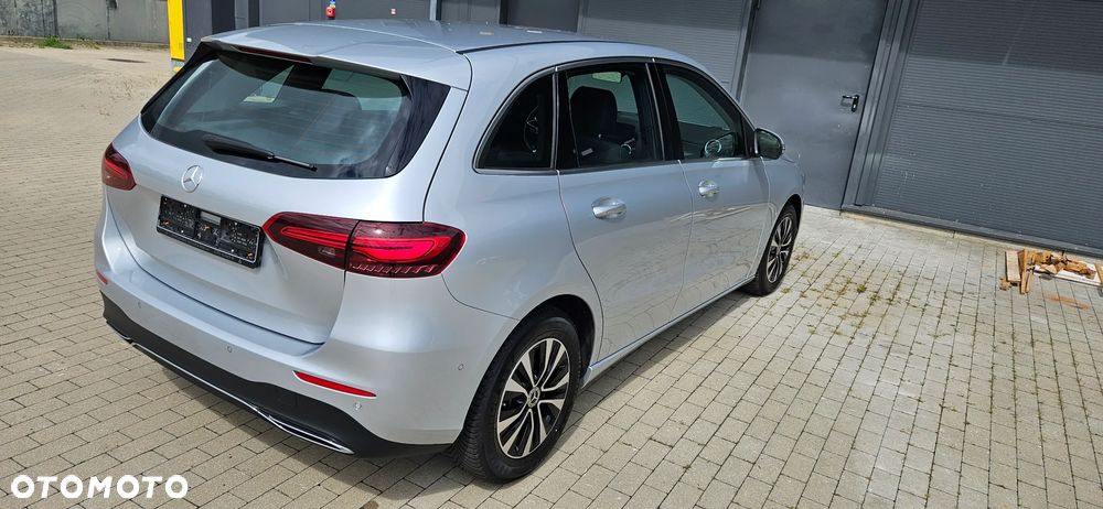 Mercedes-Benz Klasa B 180 7G-DCT Style - 35