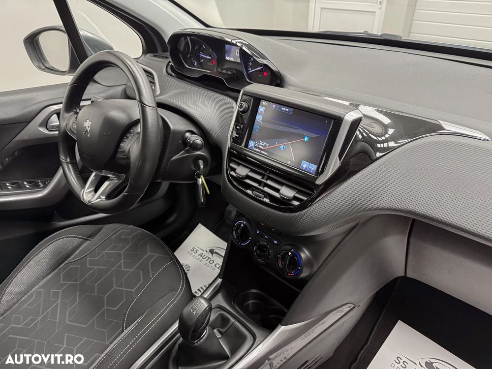 Peugeot 2008 1.2 L PureTech Active - 15