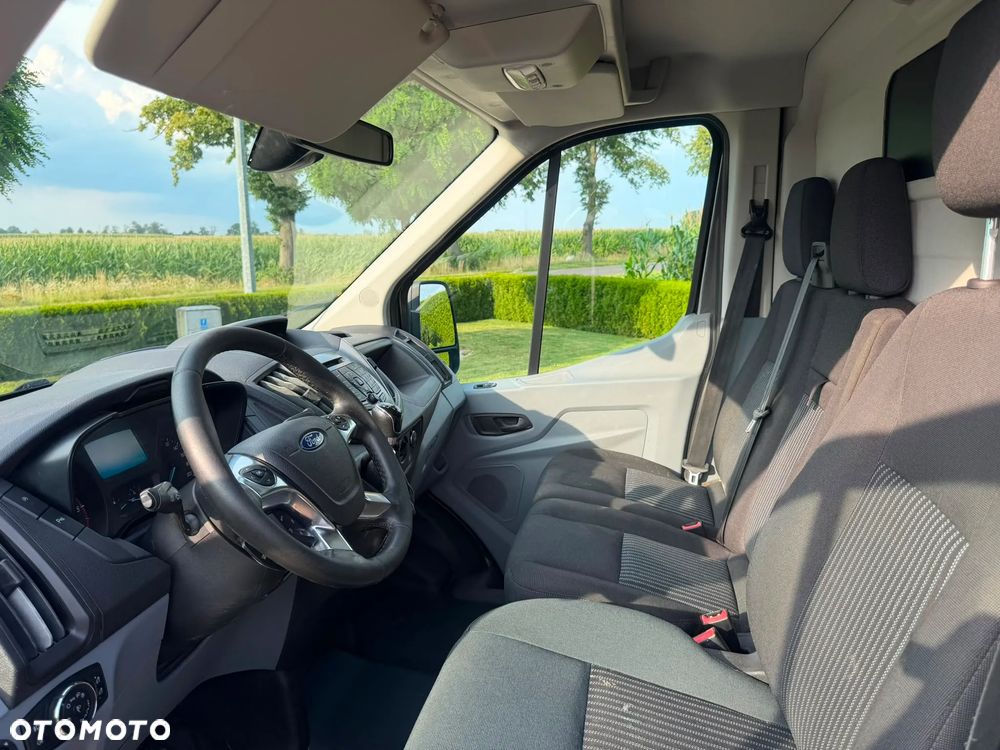 Ford Transit - 25